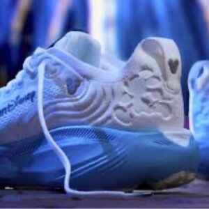 Brooks RunDisney Adrenaline GTS